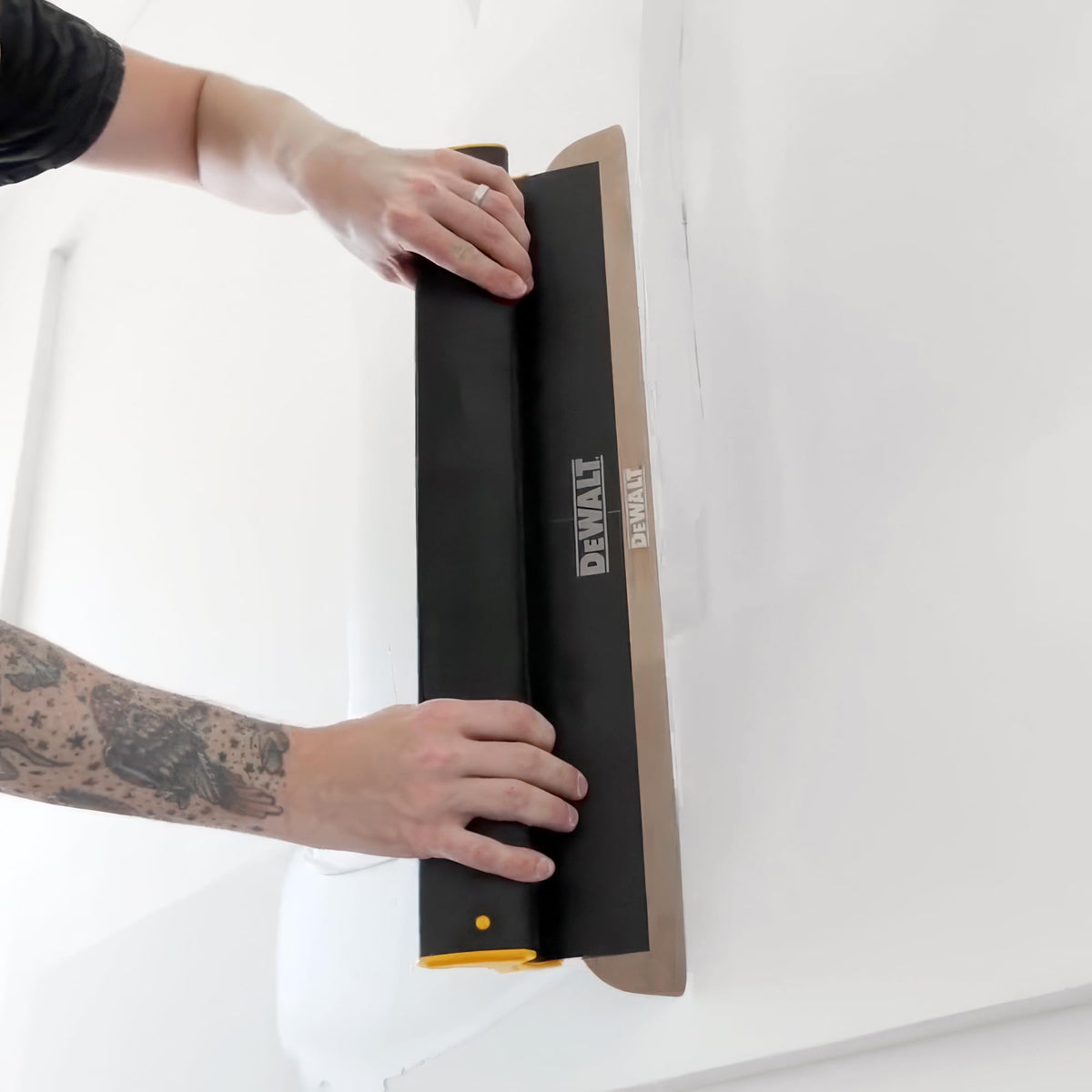 DEWALT Drywall Skimming Blade Set - 7", 10" & 16" Blades | Pro-Grade | Extruded Aluminum & European Stainless Steel Construction | High-Impact End Caps | 3-442