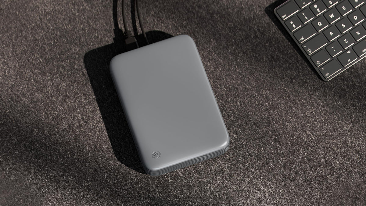 Seagate 8TB Expansion Desktop Hard Drive | MicroB to USB-C (STNP8000400)