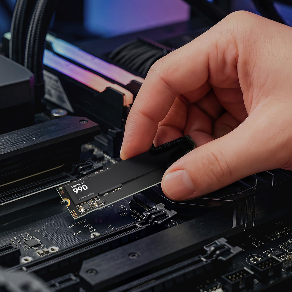 Samsung Internal SSD 990 1TB, Read/Write Speeds Up to 7,150/6,450 MB/s